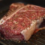 Porterhouse Steak con mantequilla de hierbas