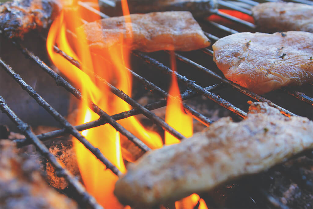 Errores que debe evitar cuando cocine a la parrilla