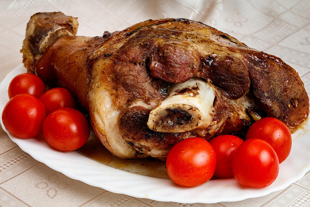 Pierna de cerdo en salsa de hongos