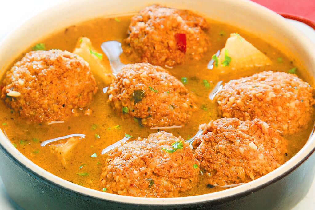 Sopa de albóndigas