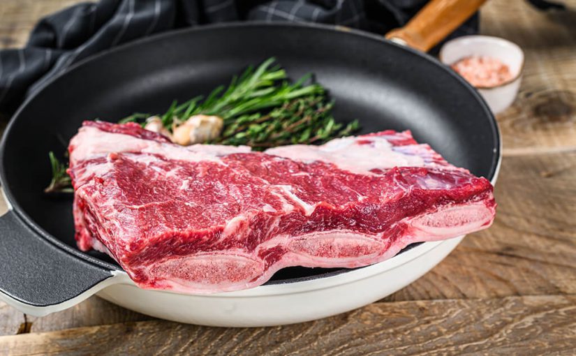 ¿De dónde proviene el corte de carne Short Rib?