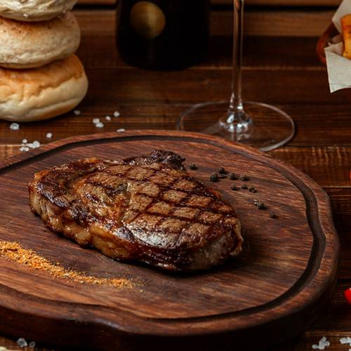 Ribeye con papas rústicas al romero: sabor gourmet en casa